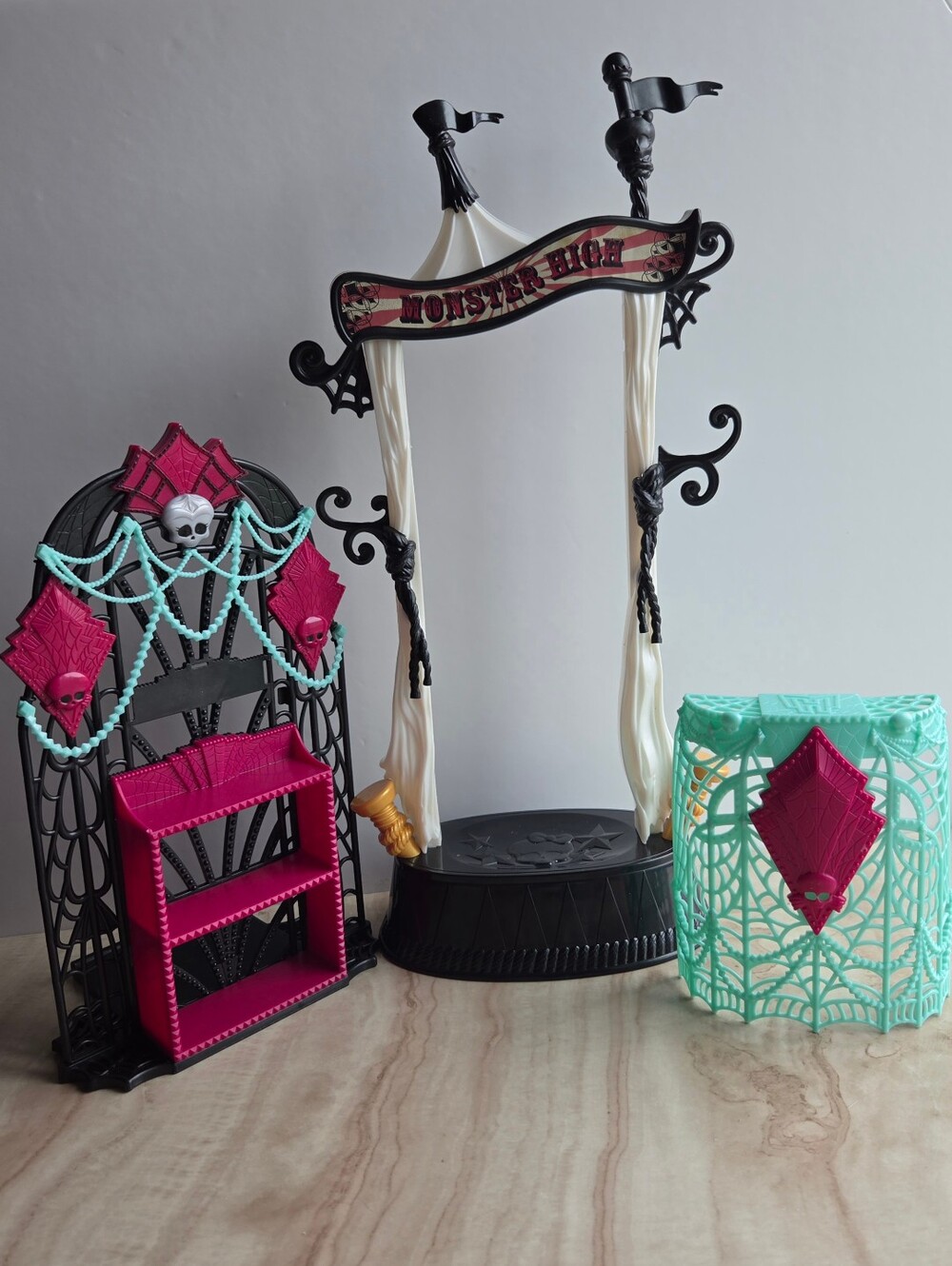 Monster High Display Pieces Freak Du Chic And Frights Camera Action